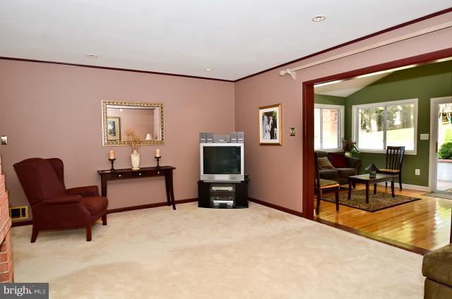 7924 Ellet Road Springfield, VA 22151 - Photo 28 of 30 Living Room