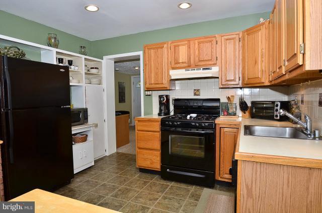 7924 Ellet Road Springfield, VA 22151 - Photo 8 of 30 Kitchen