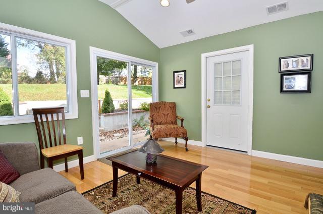 7924 Ellet Road Springfield, VA 22151 - Photo 9 of 30 Family Room