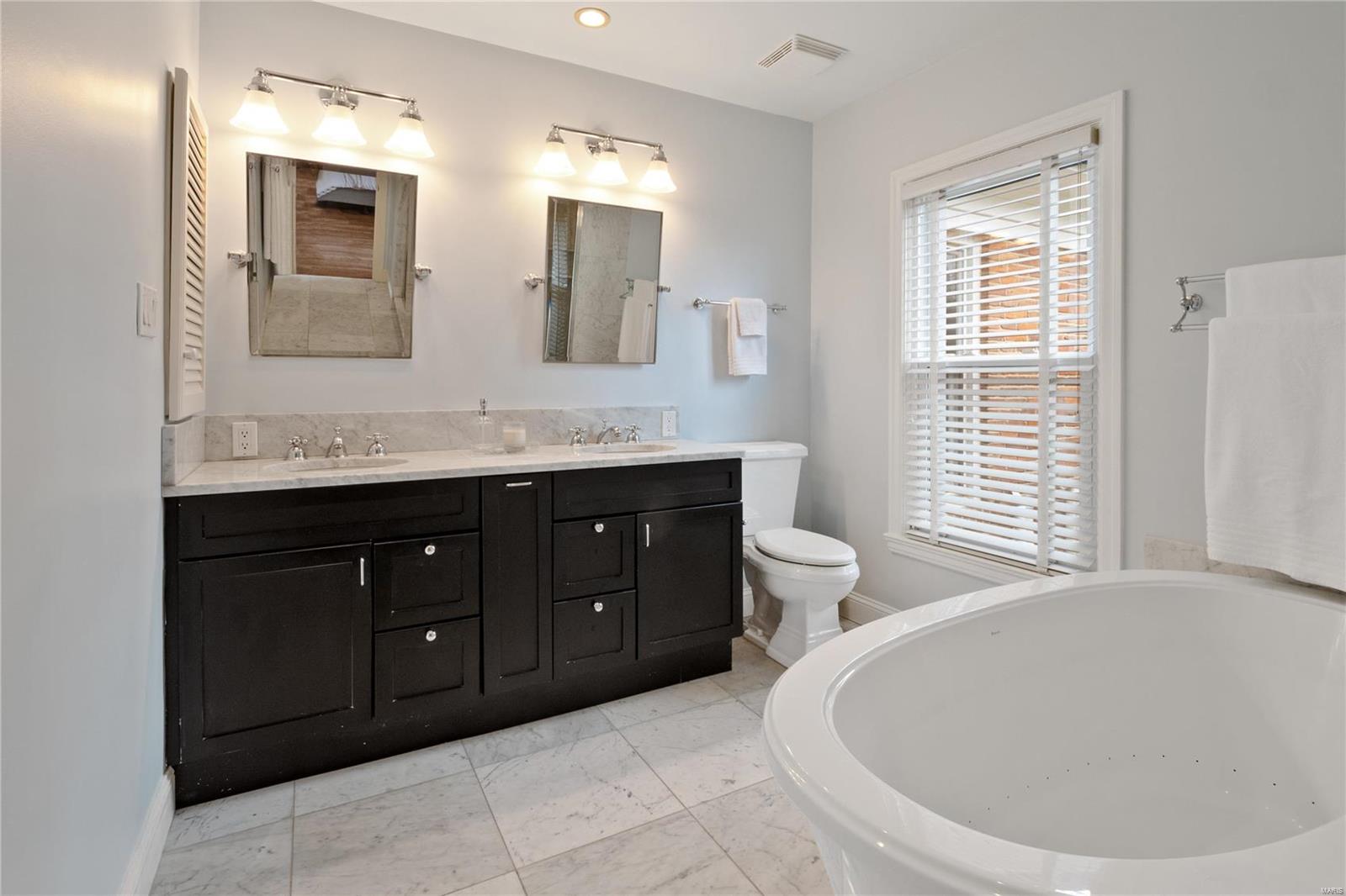 60 Daniel Road Ladue, MO 63124 - Photo 19 of 42 Gallery Image 19