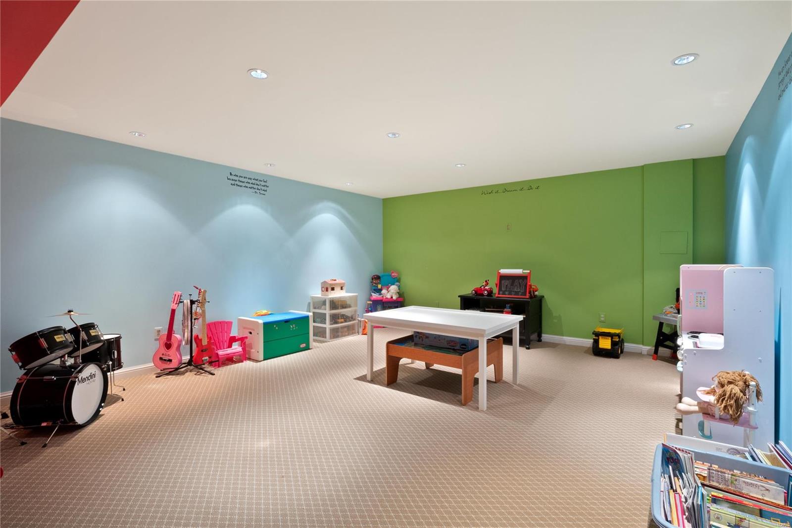 60 Daniel Road Ladue, MO 63124 - Photo 32 of 42 Gallery Image 32