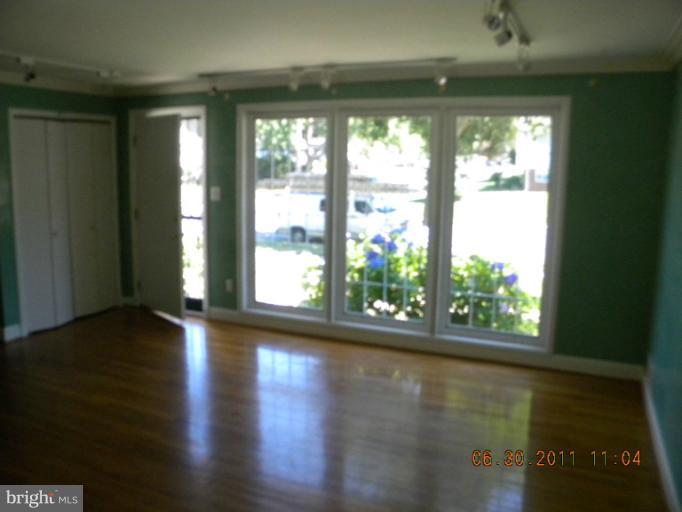 3406 May Street Silver Spring, MD 20906 - Photo 1 of 16 Living Room