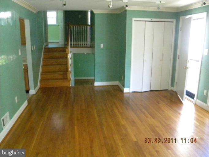 3406 May Street Silver Spring, MD 20906 - Photo 11 of 16 Living Room