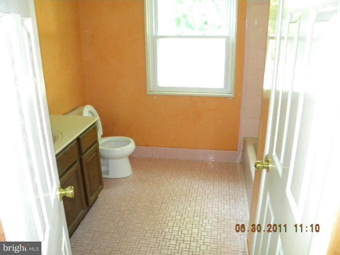 3406 May Street Silver Spring, MD 20906 - Photo 8 of 16 Bath 1