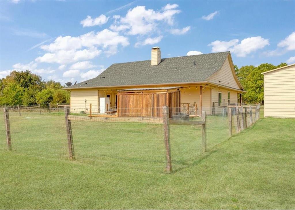 7944 County Road 669 Blue Ridge, TX 75424 - Photo 29 of 38 Back patio