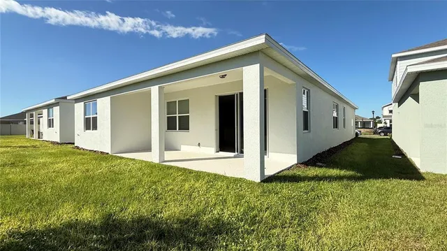 a view of an entrance of the house