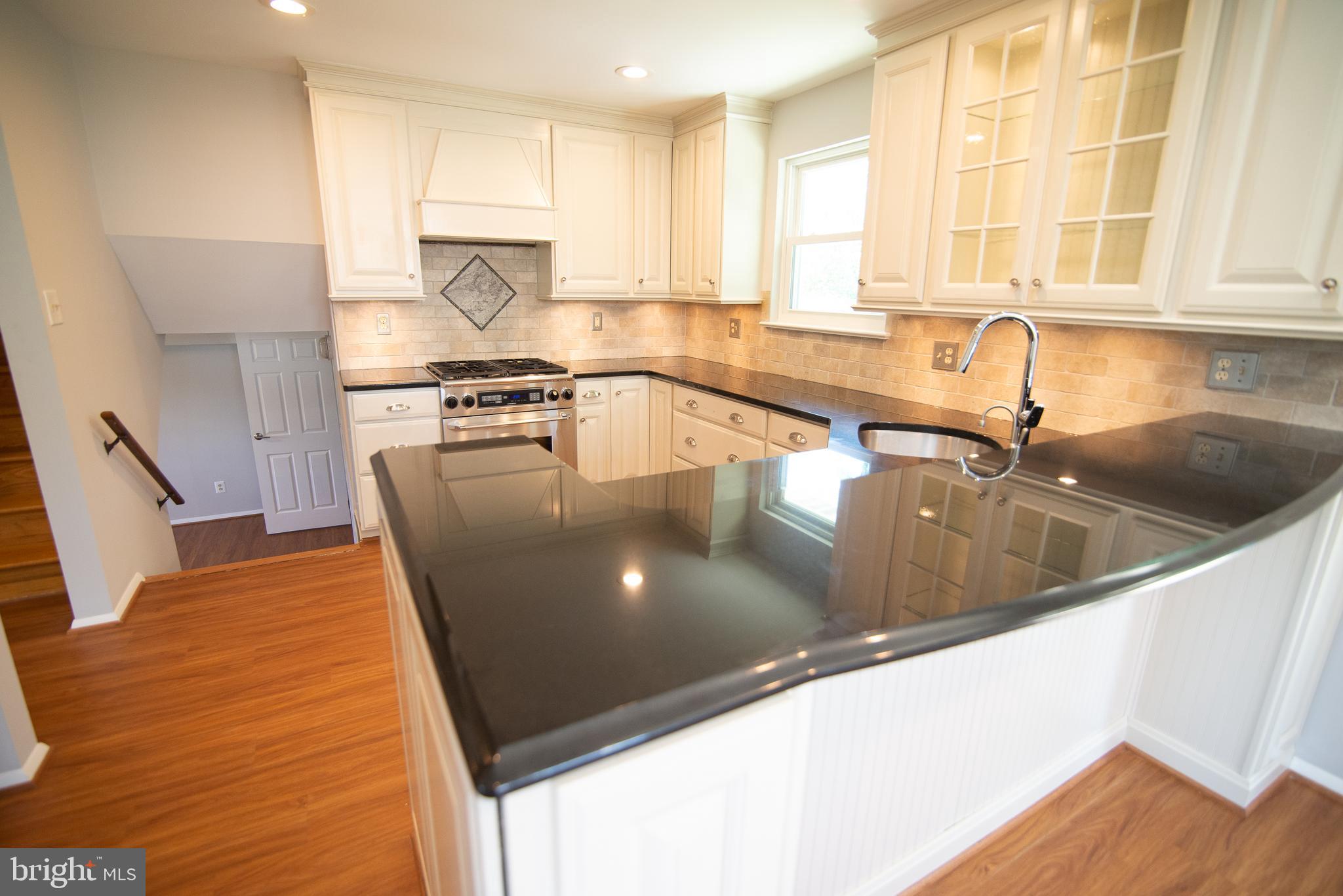 5414 Gainesville Road Springfield, VA 22151 - Photo 11 of 35 Kitchen with granite counters