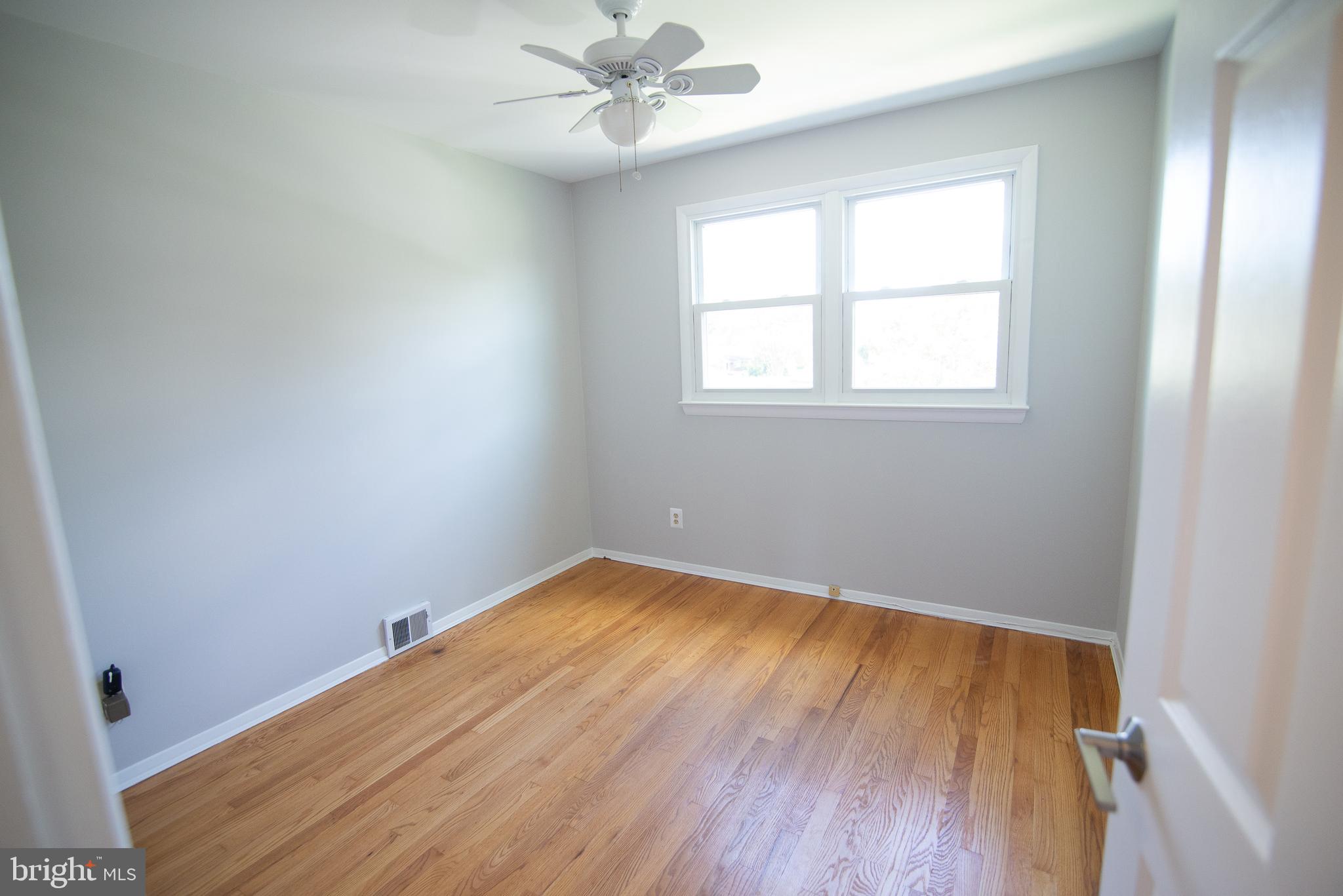 5414 Gainesville Road Springfield, VA 22151 - Photo 21 of 35 Bedroom 3