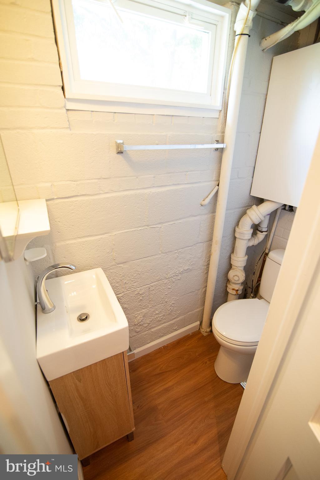 5414 Gainesville Road Springfield, VA 22151 - Photo 27 of 35 Lower half bath