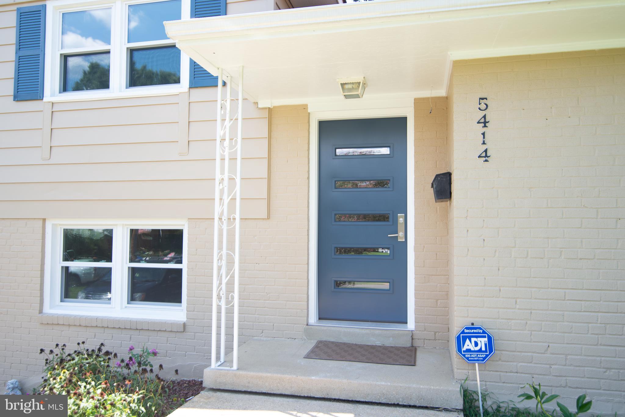 5414 Gainesville Road Springfield, VA 22151 - Photo 4 of 35 New insulated steel front door (2019)
