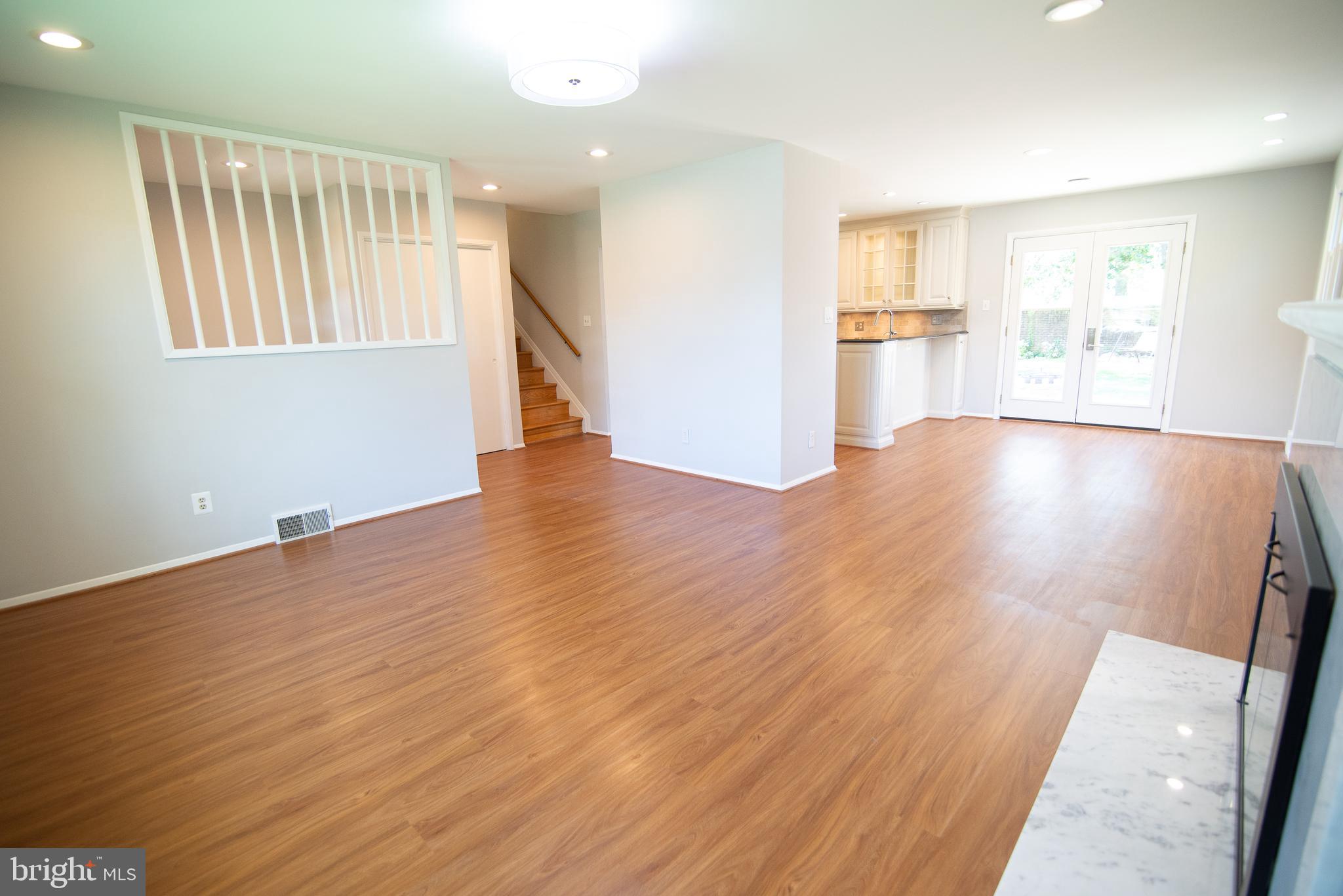 5414 Gainesville Road Springfield, VA 22151 - Photo 6 of 35 Living/dining room combo w/ hardwood underneath