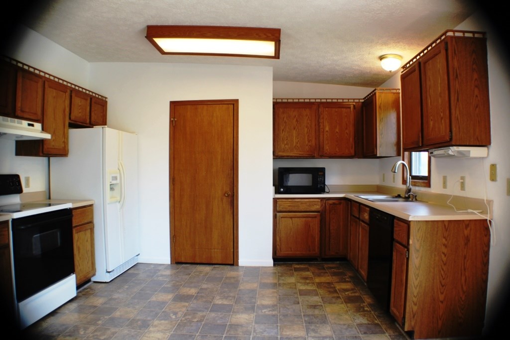 285 East Baseline Road Albion, IN 46701 - Photo 14 of 36 Gallery Image 14