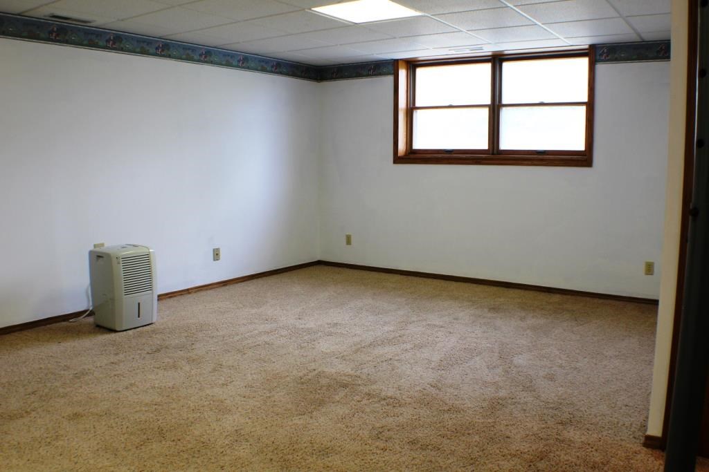 285 East Baseline Road Albion, IN 46701 - Photo 32 of 36 Gallery Image 32