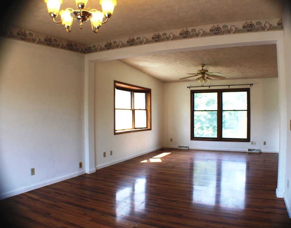 285 East Baseline Road Albion, IN 46701 - Photo 8 of 36 Gallery Image 8