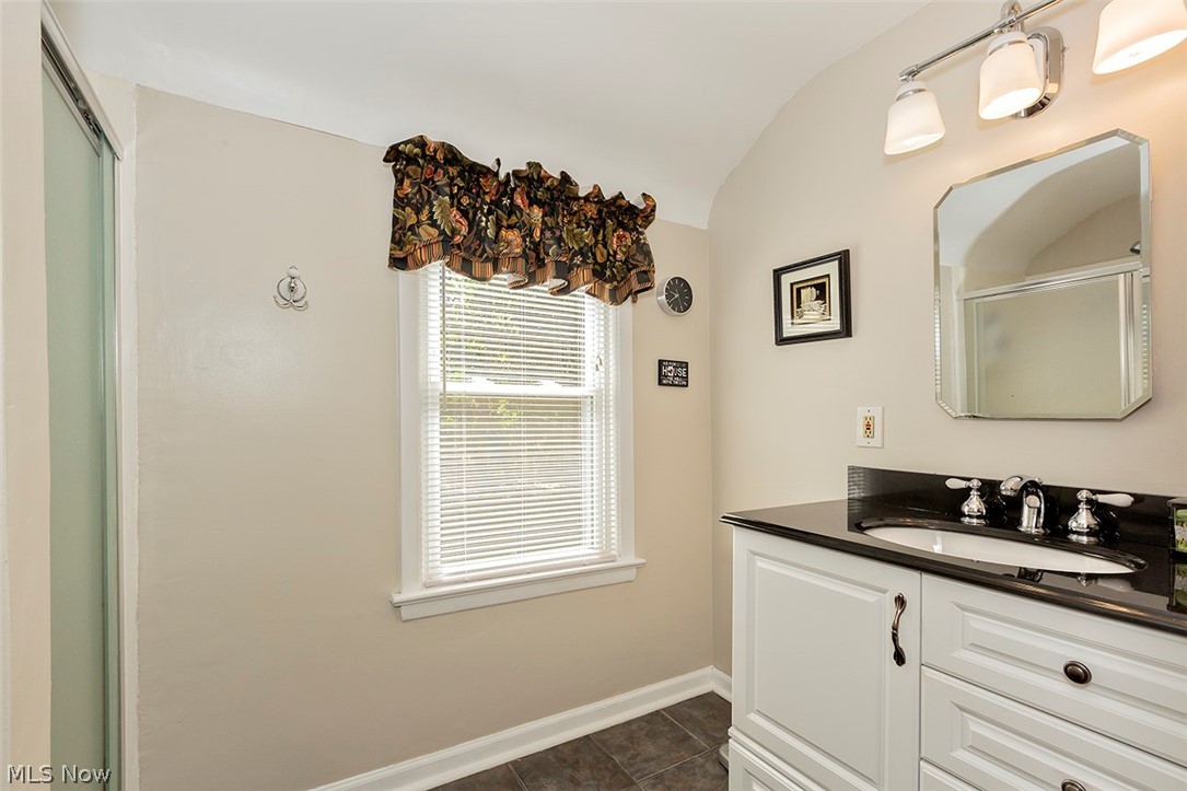 1119 Croyden Road Lyndhurst, OH 44124 - Photo 30 of 35