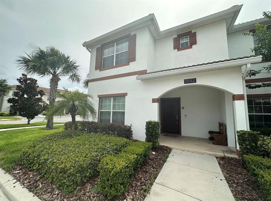 1592 Slice Way  