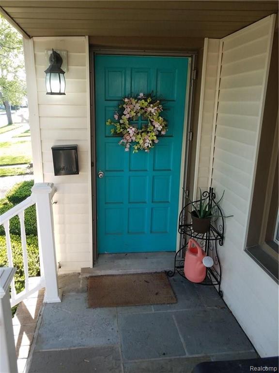 2208 Ridgemont Road Grosse Pointe Woods, MI 48236 - Photo 2 of 21