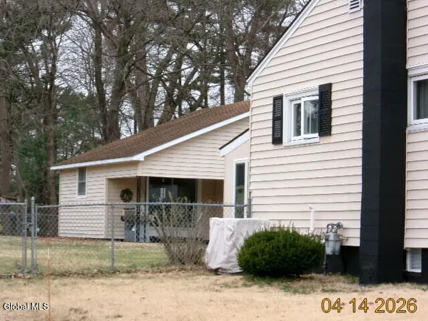 $369,900 | 4 Avon Court, South Glens Falls, NY 12803