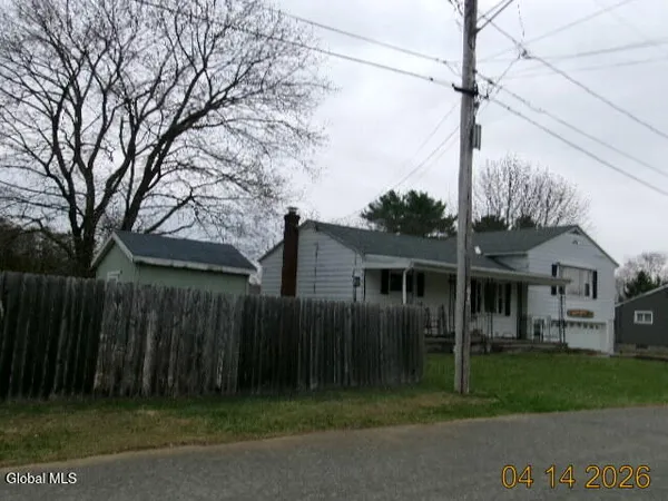 $369,900 | 4 Avon Court, South Glens Falls, NY 12803