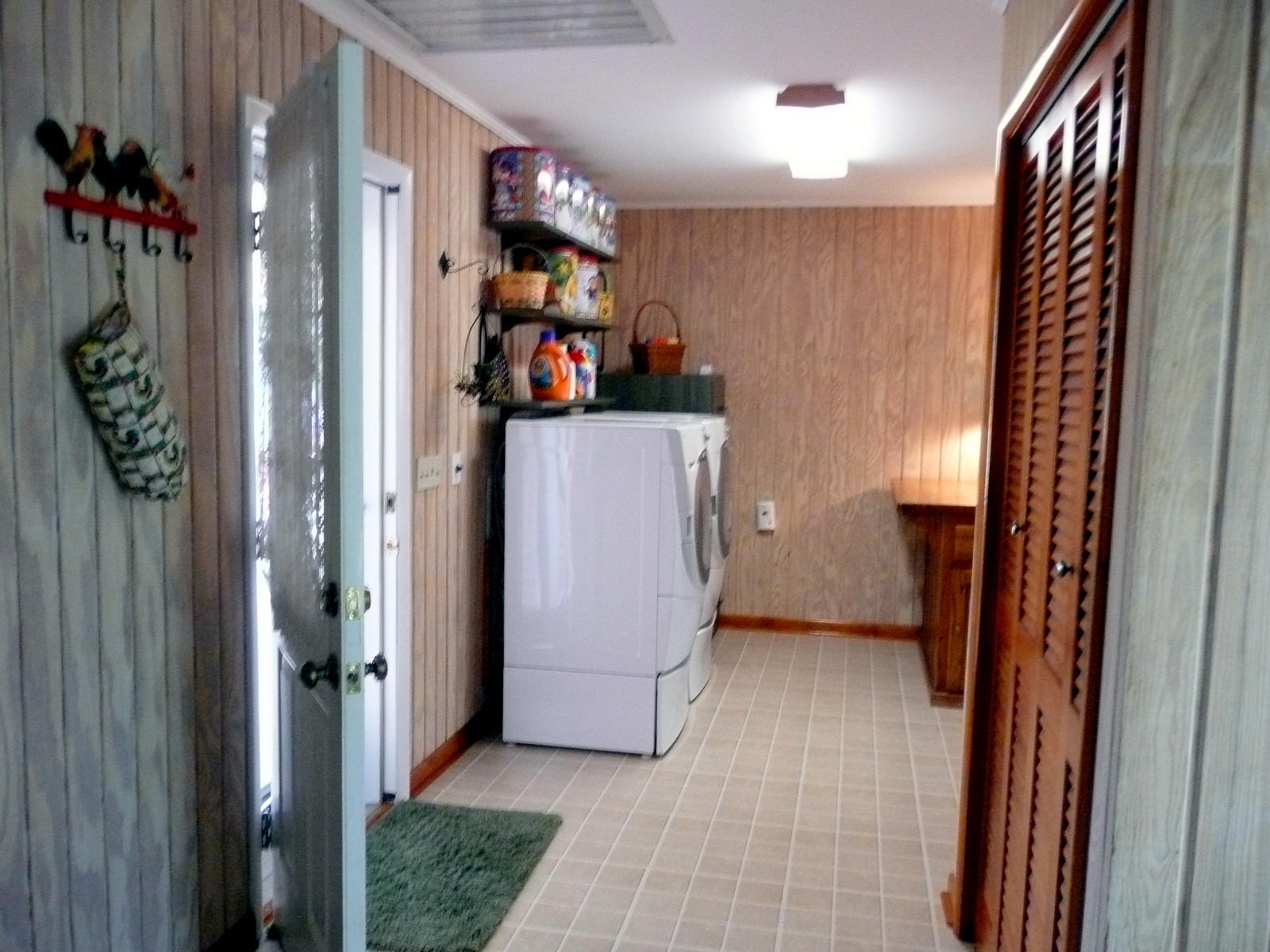 17000 Steekee Road Loudon, TN 37774 - Photo 28 of 40 Huge Laundry Room