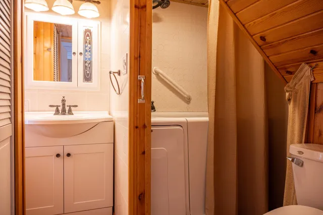 $224,900 | 207 Spring Street, Elroy, WI 53929