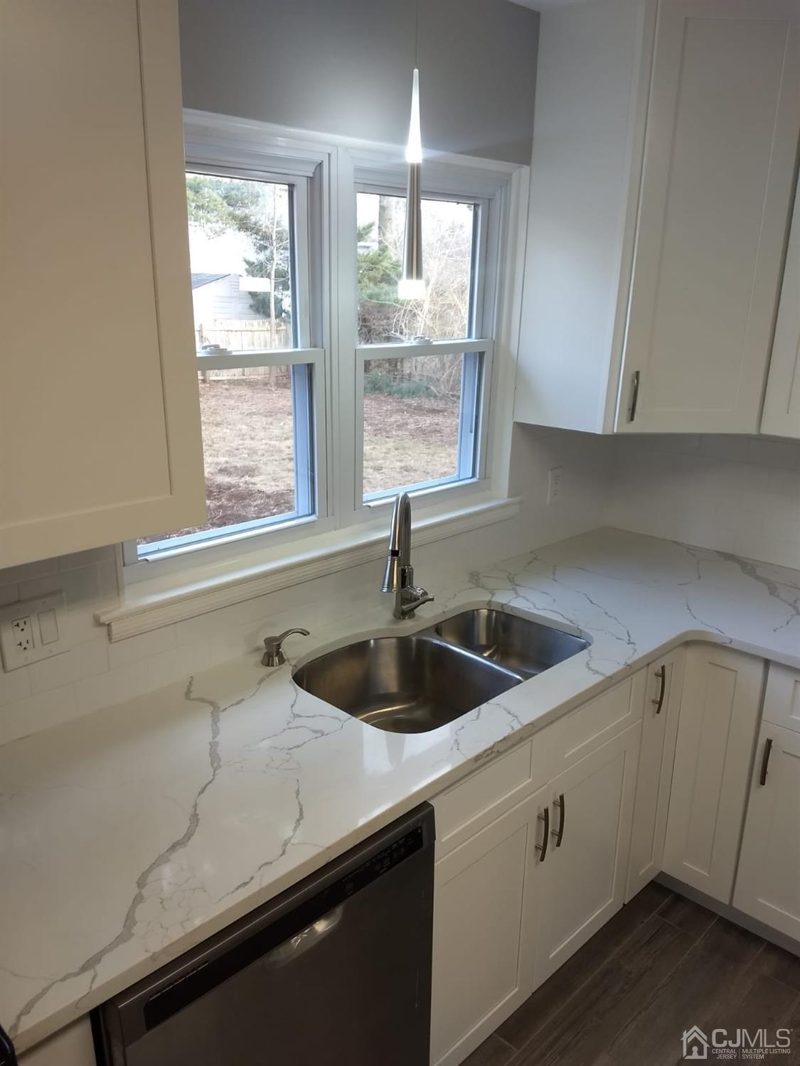 36 Hamlin Road Edison, NJ 08817 - Photo 13 of 34 Gallery Image 13
