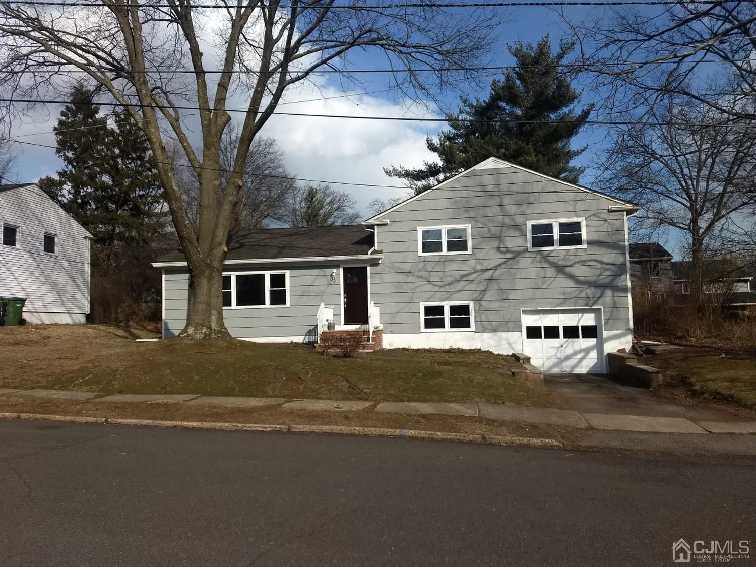 36 Hamlin Road Edison, NJ 08817 - Photo 3 of 34 Gallery Image 3