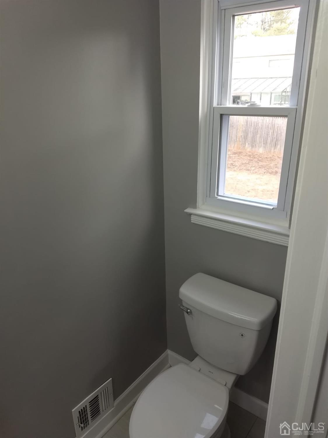 36 Hamlin Road Edison, NJ 08817 - Photo 22 of 34 Gallery Image 22