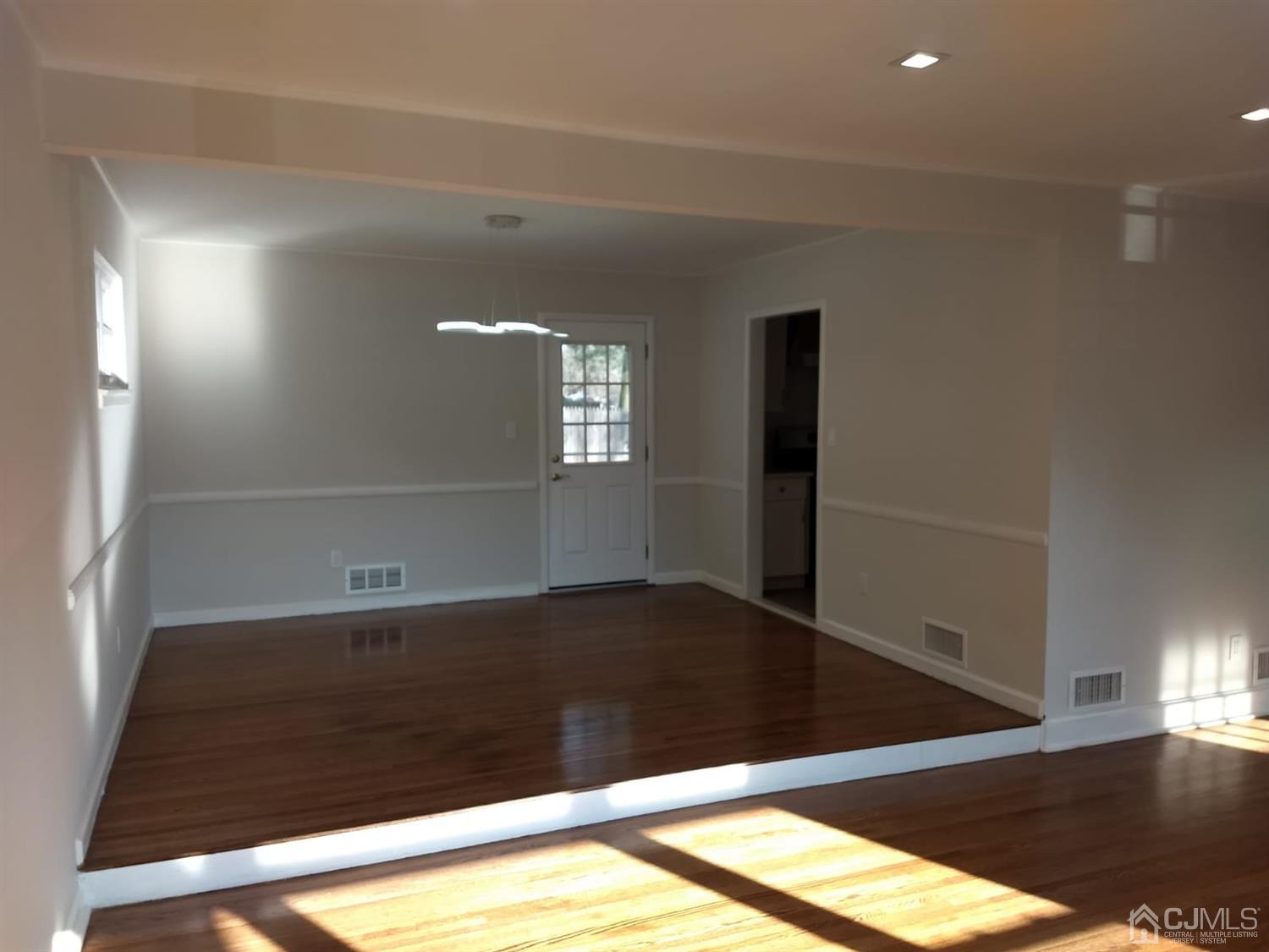 36 Hamlin Road Edison, NJ 08817 - Photo 6 of 34 Gallery Image 6