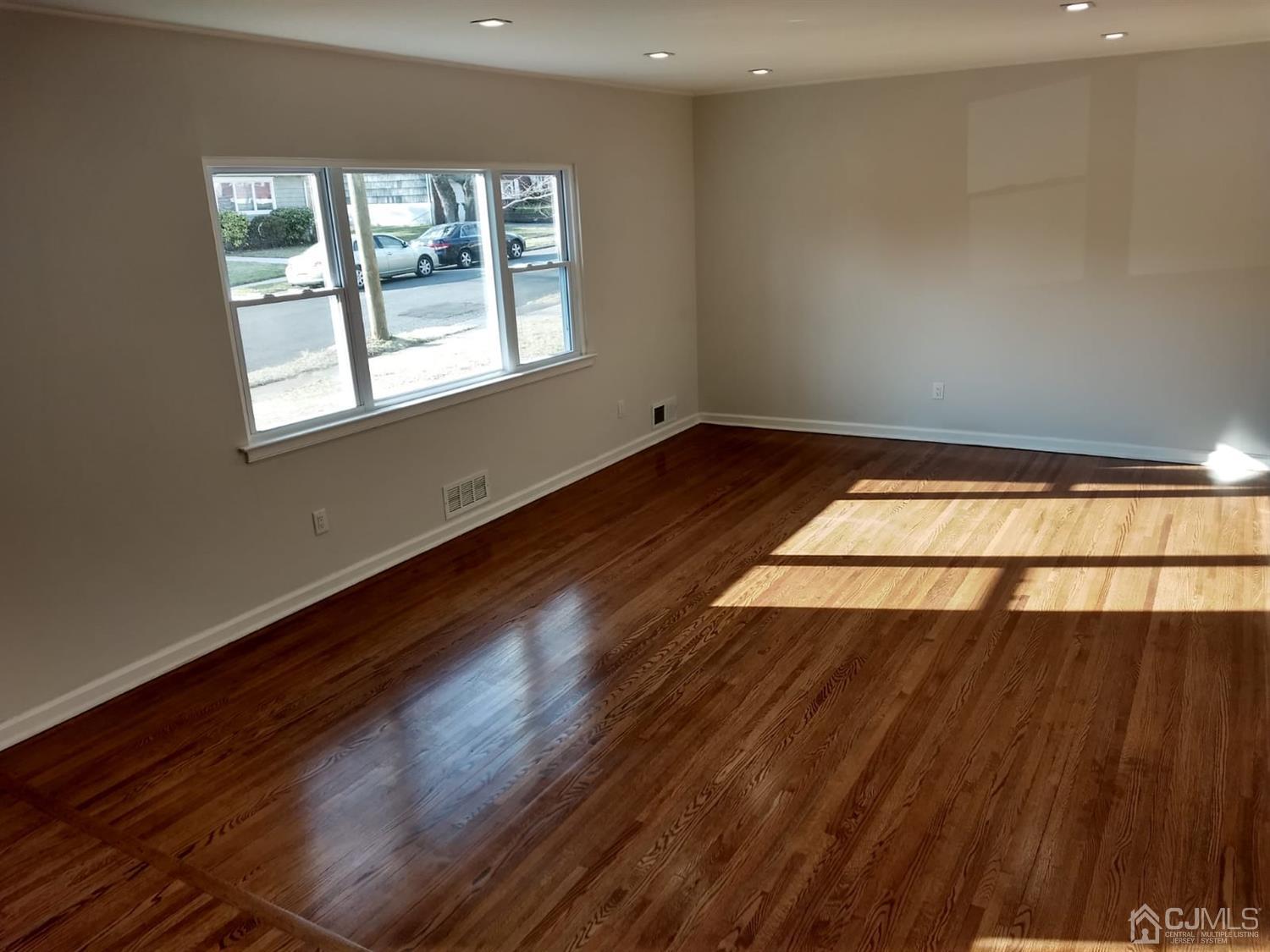 36 Hamlin Road Edison, NJ 08817 - Photo 8 of 34 Gallery Image 8