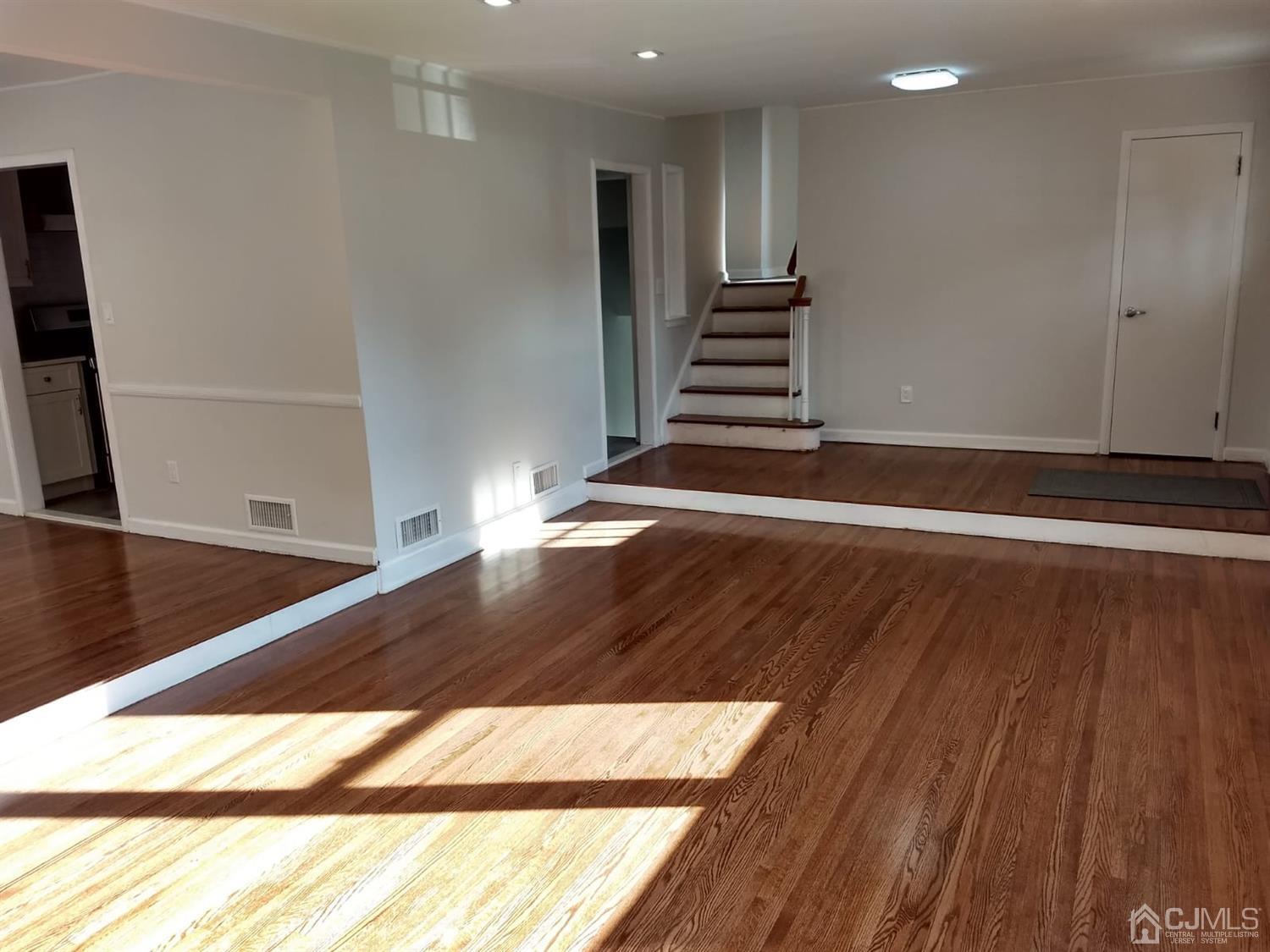 36 Hamlin Road Edison, NJ 08817 - Photo 10 of 34 Gallery Image 10