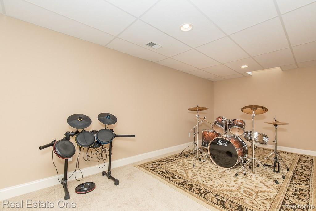 1463 Galena Rochester, MI 48306 - Photo 31 of 39 Galena MLS-W048.jpg