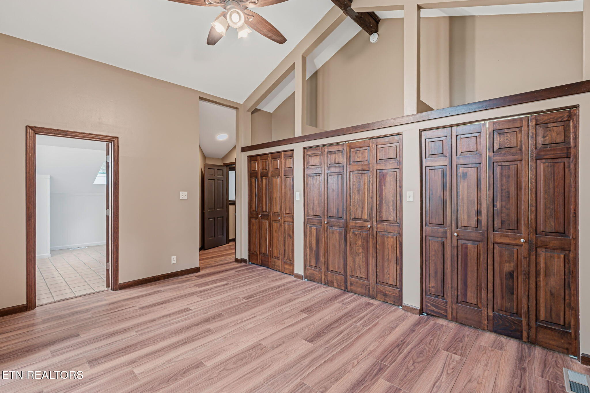 138 Newell Lane Oak Ridge, TN 37830 - Photo 29 of 51 138 Newell Ln - Master Bedroom (2)
