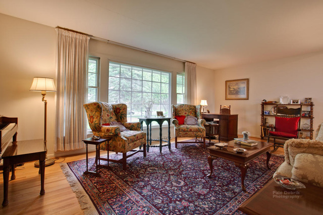 325 Birkdale Road Lake Bluff, IL 60044 - Photo 3 of 25 Gallery Image 3