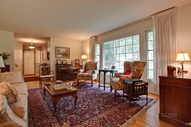 325 Birkdale Road Lake Bluff, IL 60044 - Photo 4 of 25 Gallery Image 4