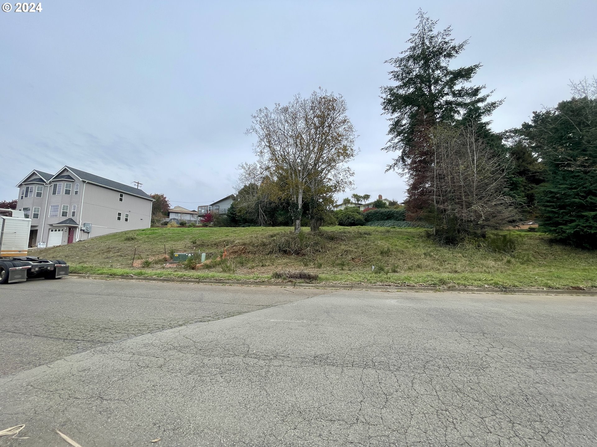 7th Road Coos Bay, OR 97420 - Photo 2 of 30 Gallery Image 2