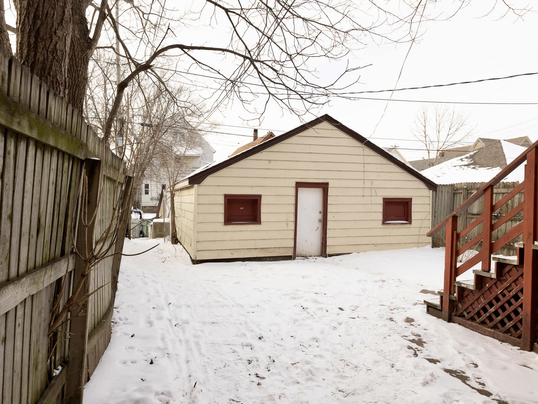 2339 South 9th Street Milwaukee, WI 53215 - Photo 5 of 7 2339 S 9th St 5