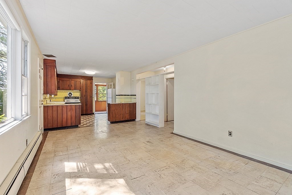 132 Pierpont Road Dudley, MA 01571 - Photo 12 of 32 Gallery Image 12