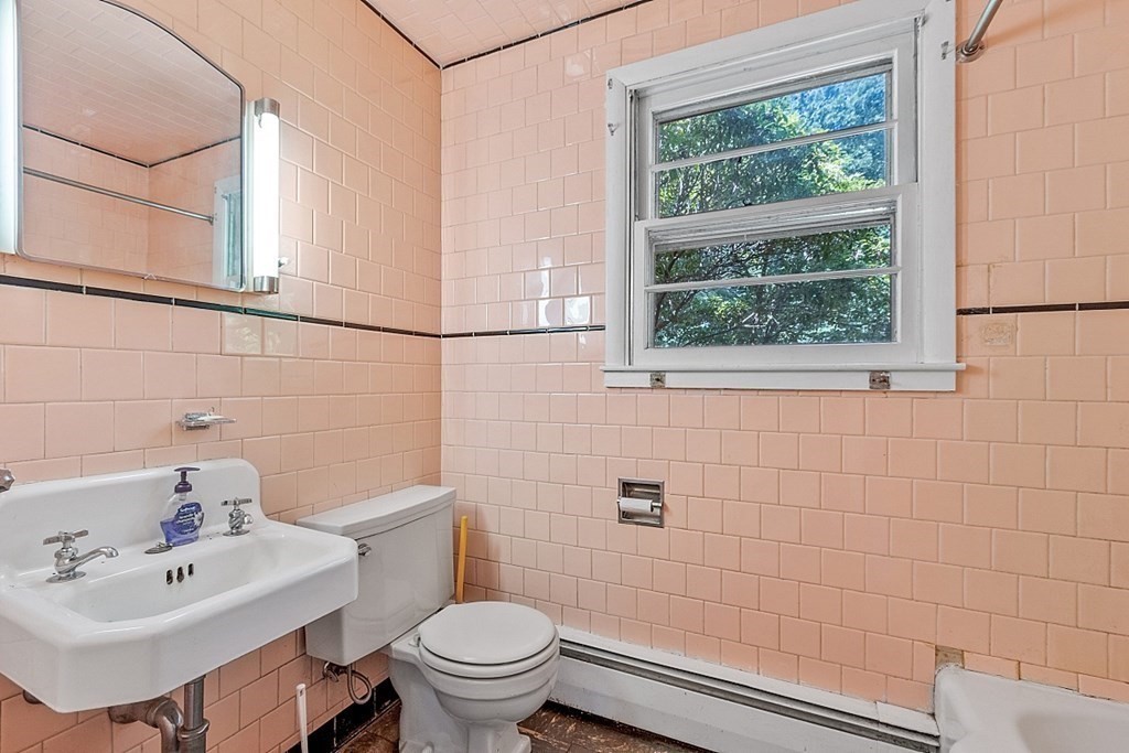 132 Pierpont Road Dudley, MA 01571 - Photo 15 of 32 Gallery Image 15