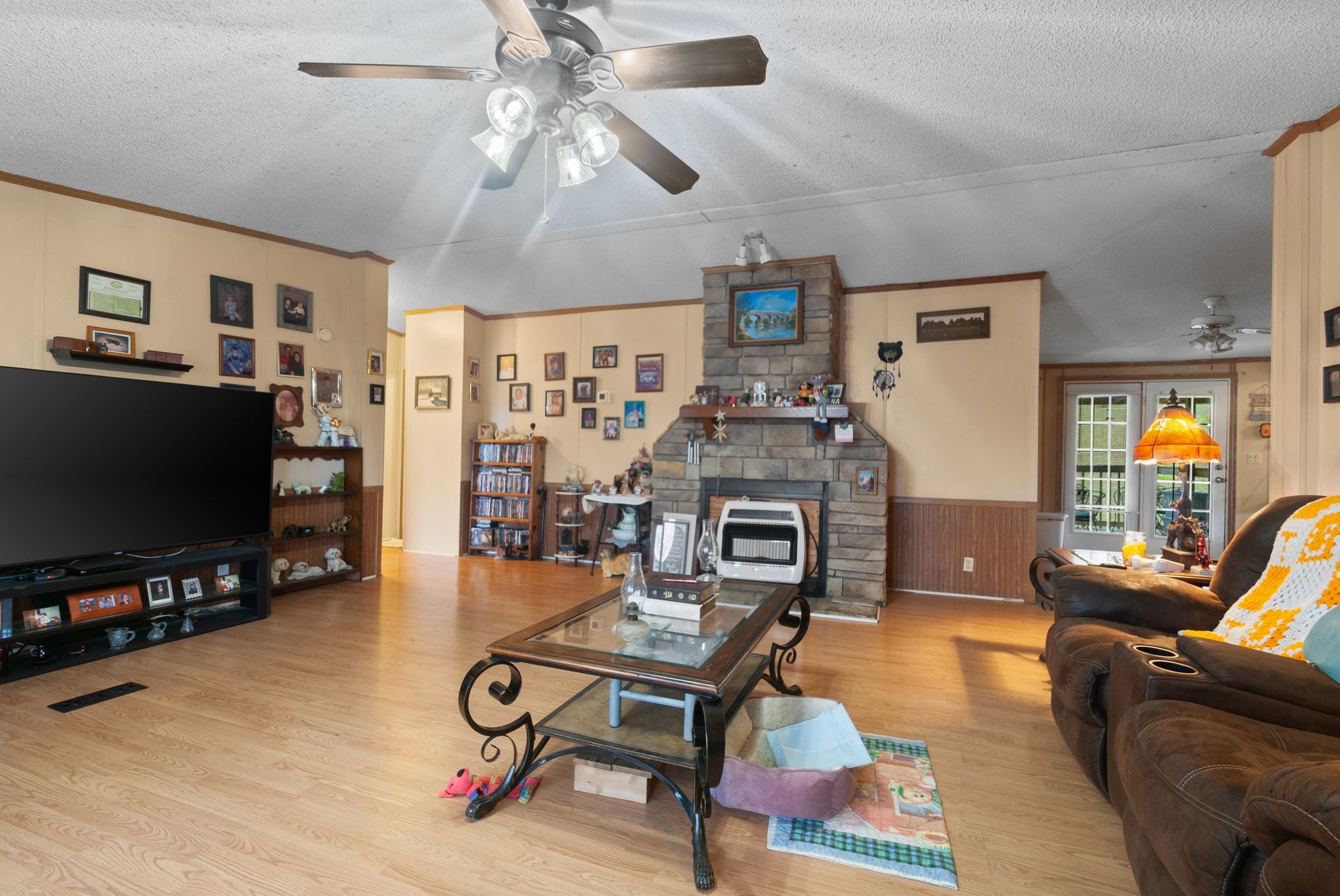 3300 Fishing Ford Road Petersburg, TN 37144 - Photo 15 of 30 a living room with furniture and a flat screen tv