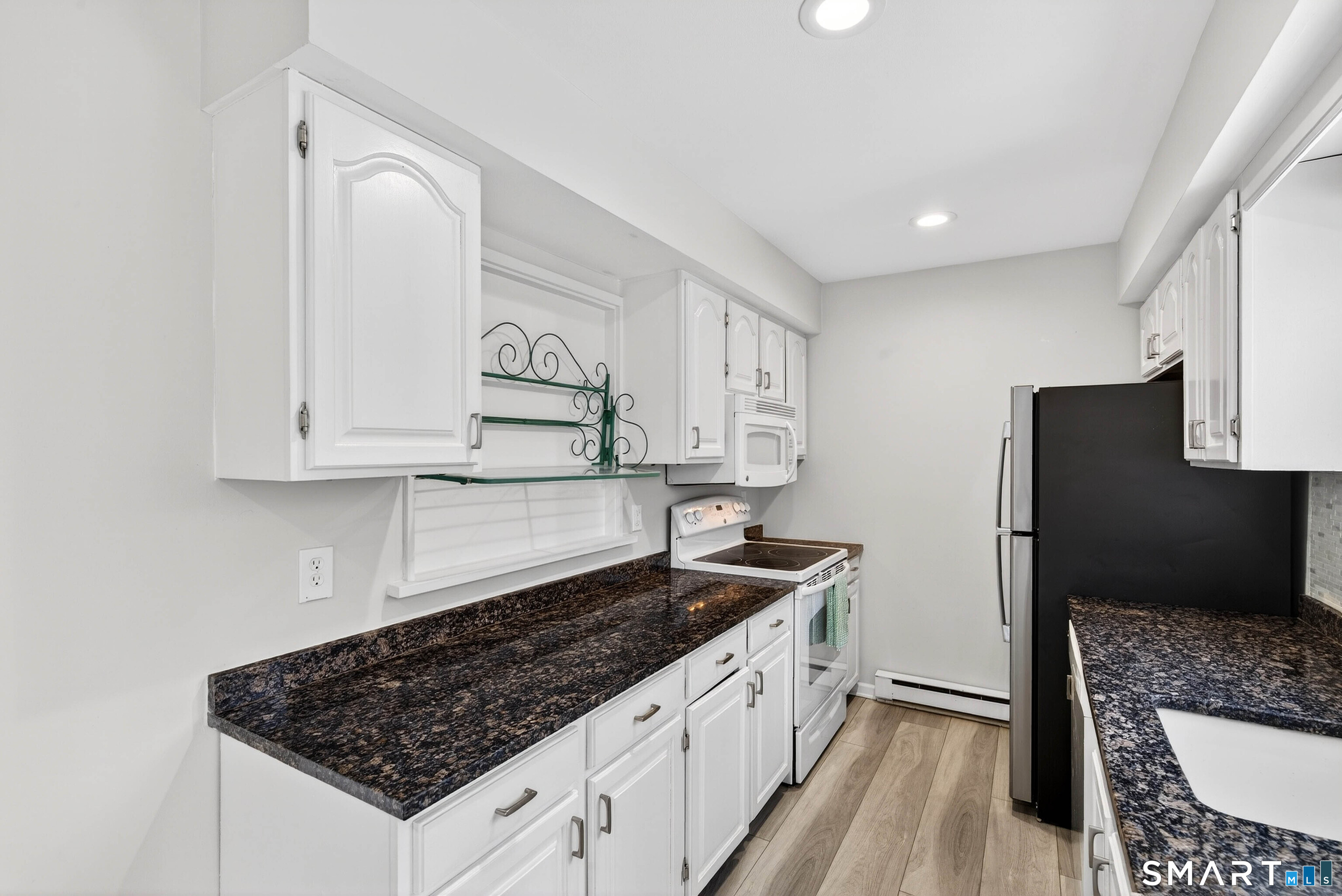 39 Founders Village, Unit 39 Clinton, CT 06413 - Photo 10 of 32