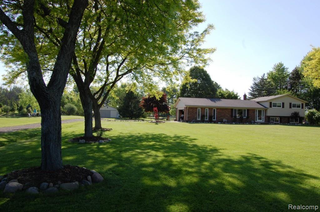 1301 Holmes Road Allenton, MI 48002 - Photo 2 of 20 DSC_1344.jpg