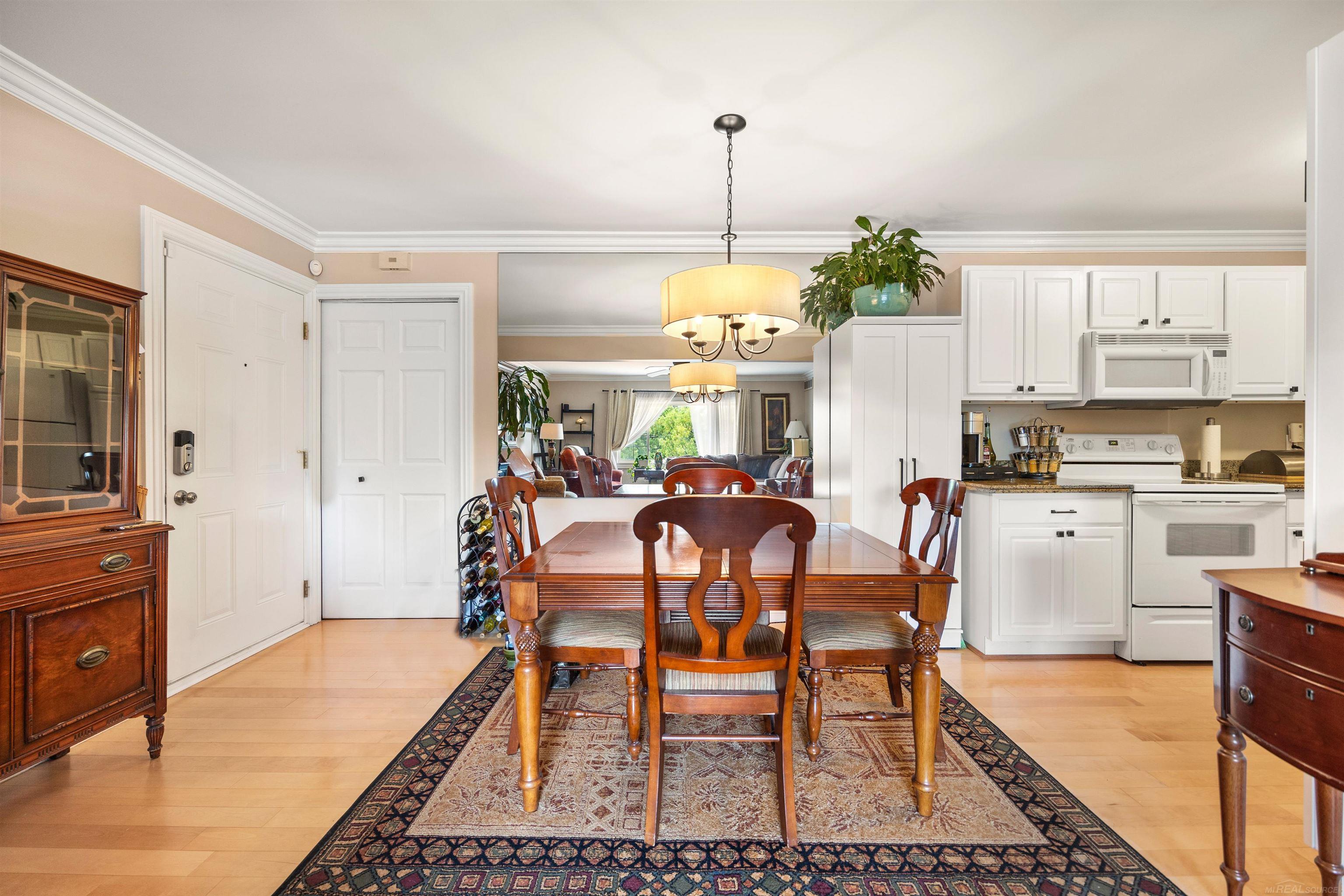 2375 Walton Boulevard, Unit 22 Rochester, MI 48309 - Photo 5 of 20