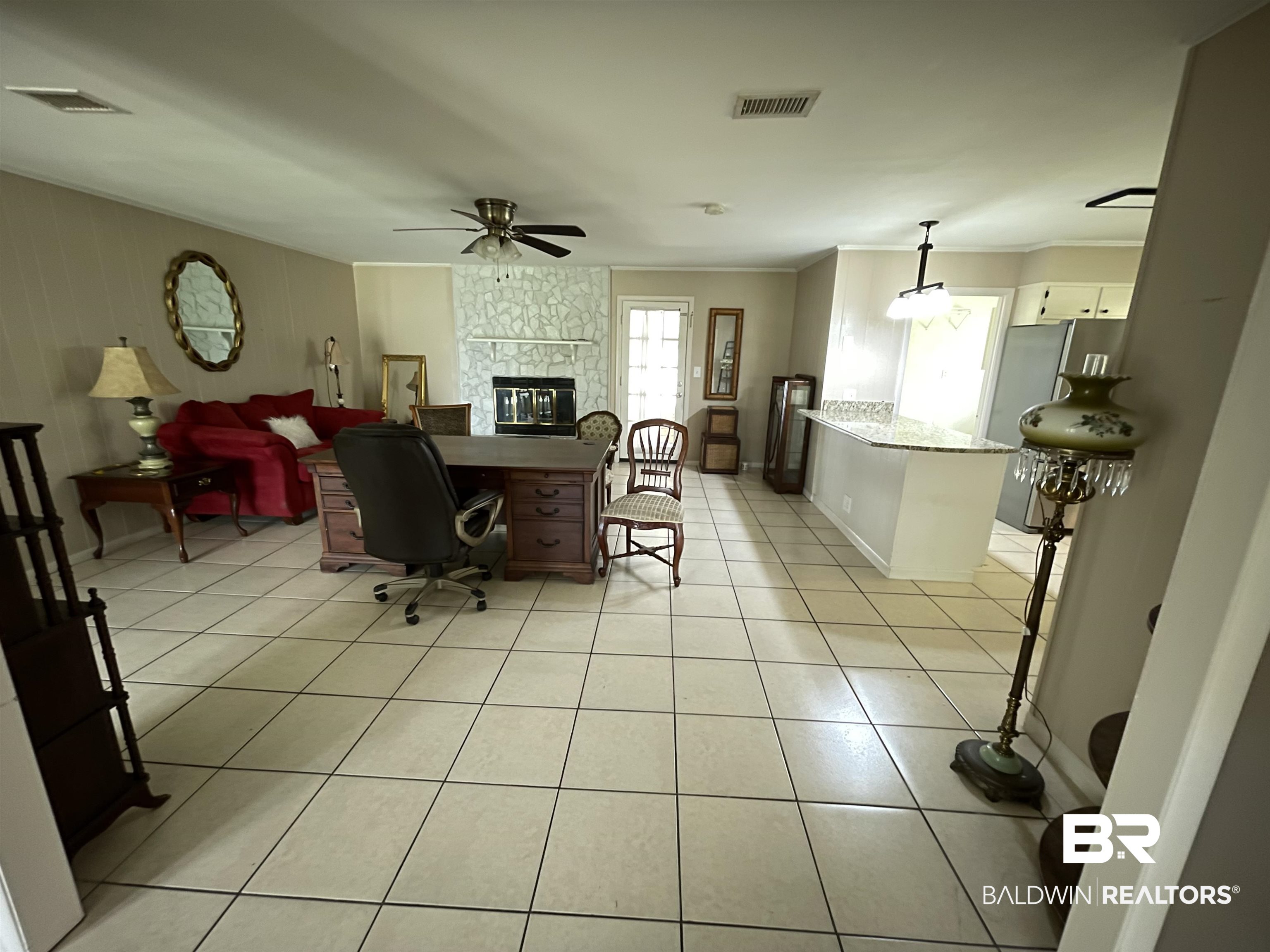 402 West Myrtle Avenue Foley, AL 36535 - Photo 17 of 38 Living Room