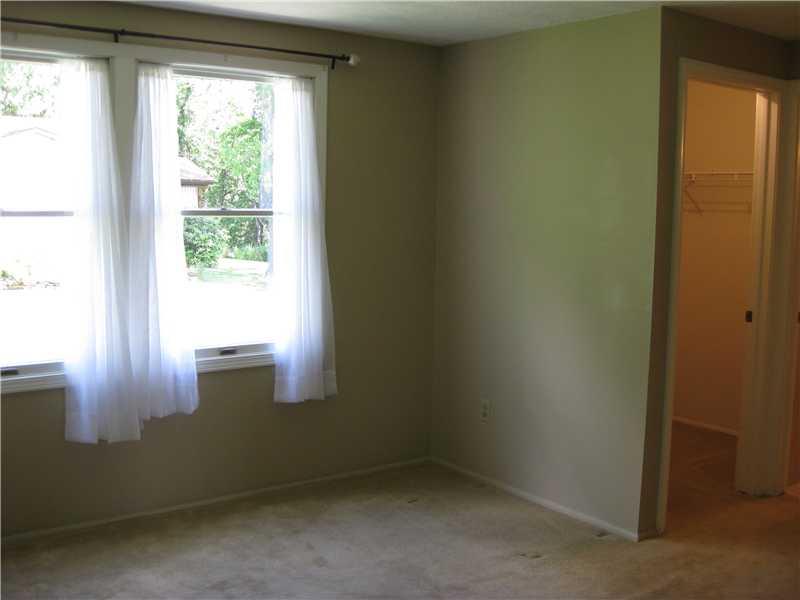 128 E Road Pittsburgh, PA 15209 - Photo 8 of 25 Master Bedroom.