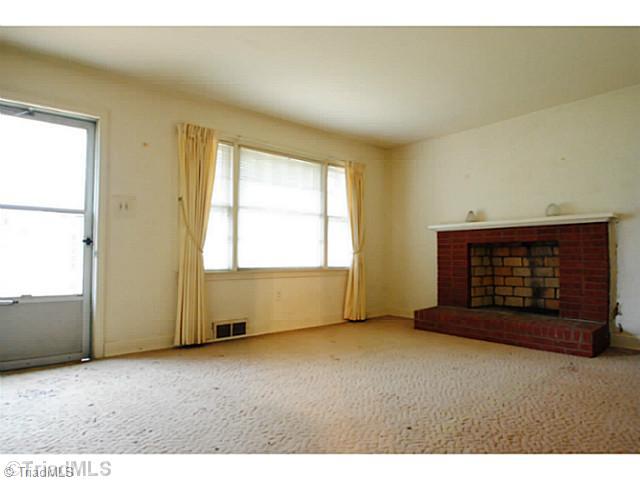 2500 Farmbrook Road Winston-Salem, NC 27103 - Photo 2 of 9 Living Room.