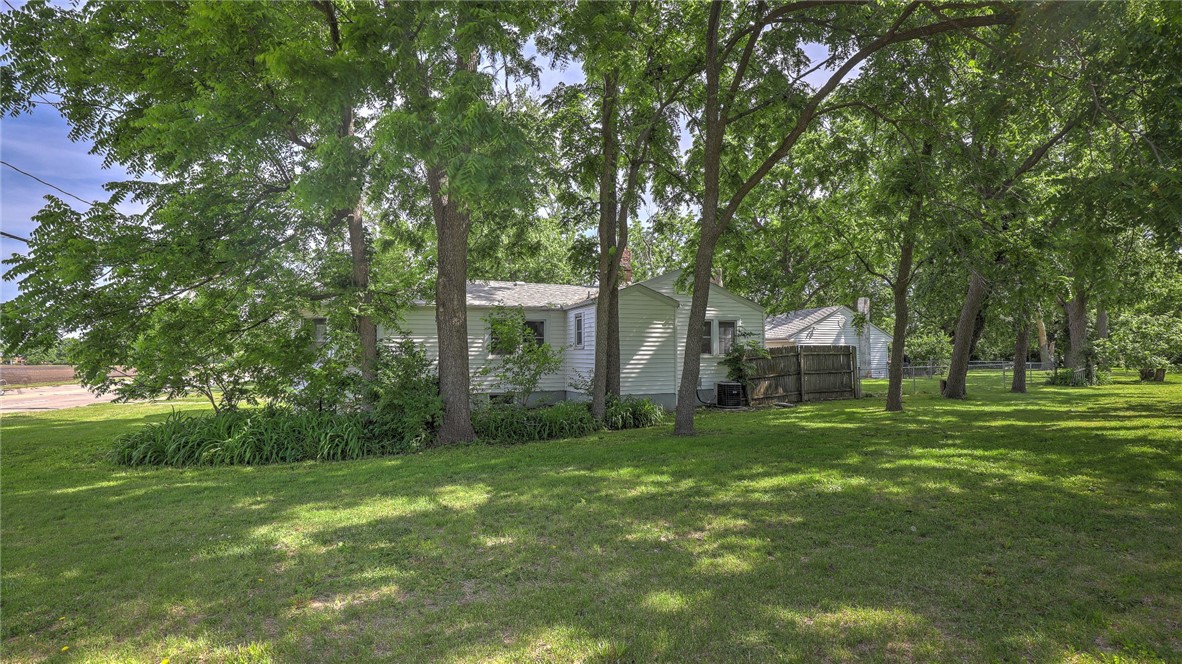 3640 North Woodford Street Decatur, IL 62526 - Photo 6 of 48