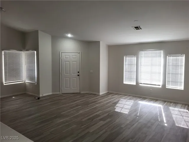 $2,275 | 3655 Starship Lane, Las Vegas, NV 89147