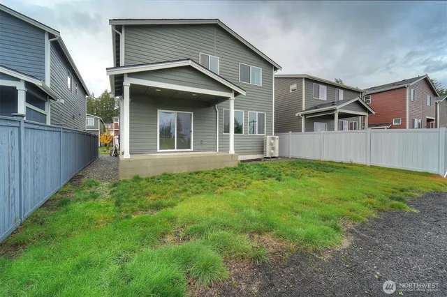 a view of a houses with a yard