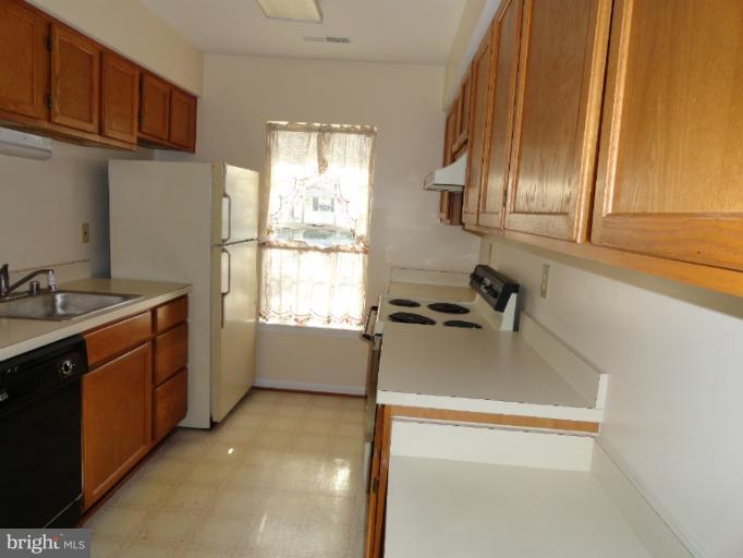 9262 Cherry Lane, Unit 41 Laurel, MD 20708 - Photo 7 of 24 Kitchen